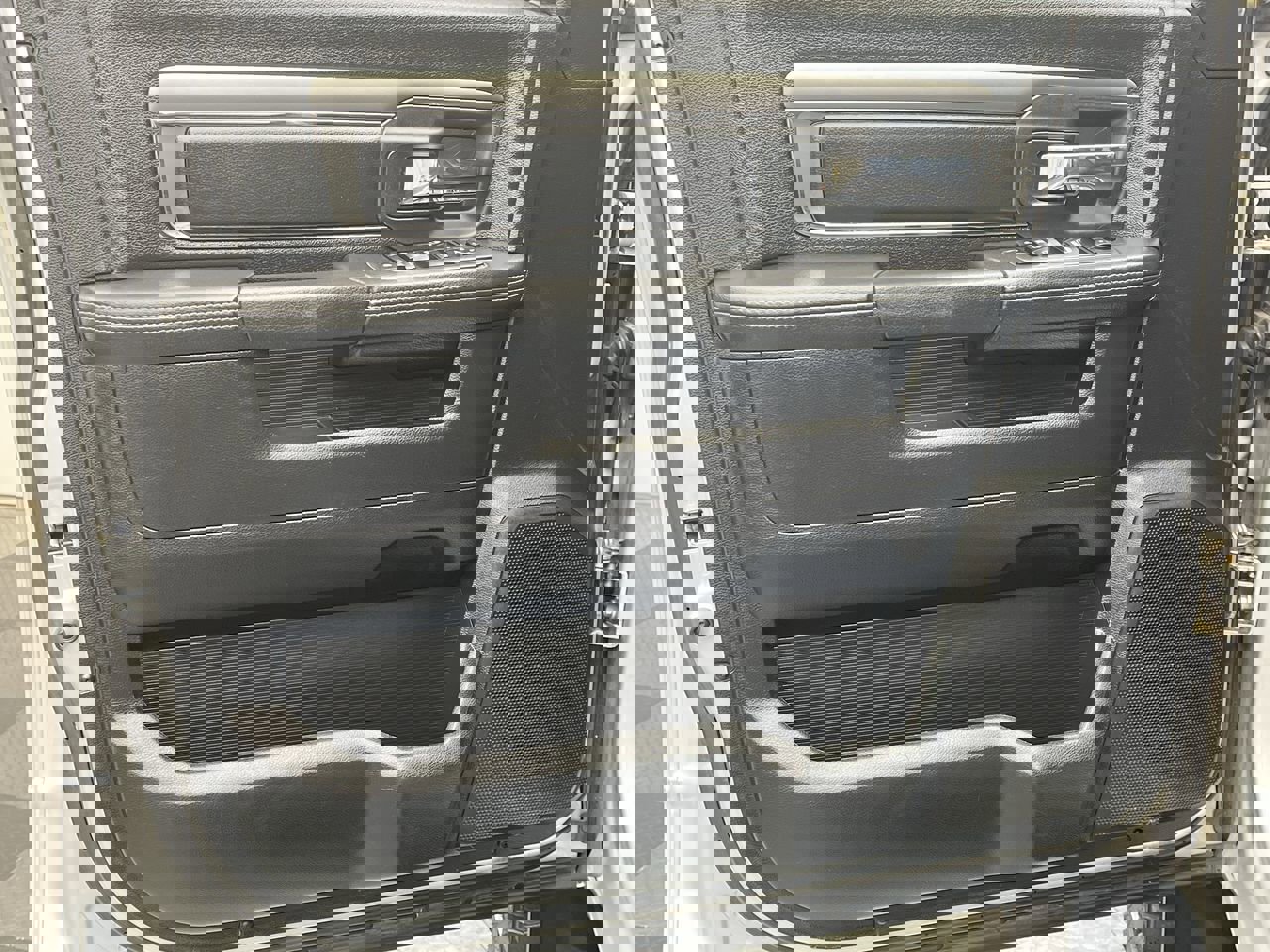 Used 2018 RAM 2500 Big Horn w/ Sport Appearance Group image 8