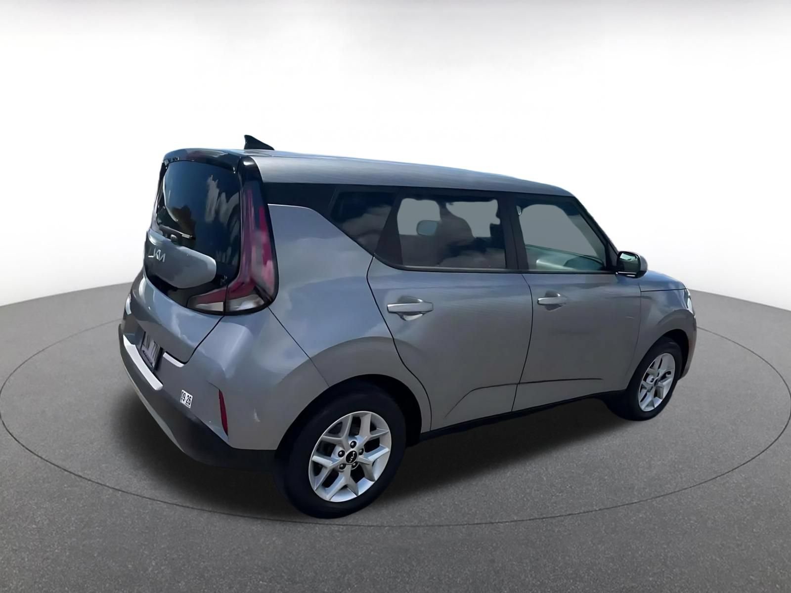 Used 2025 Kia Soul LX w/ LX Technology Package FWD image 14