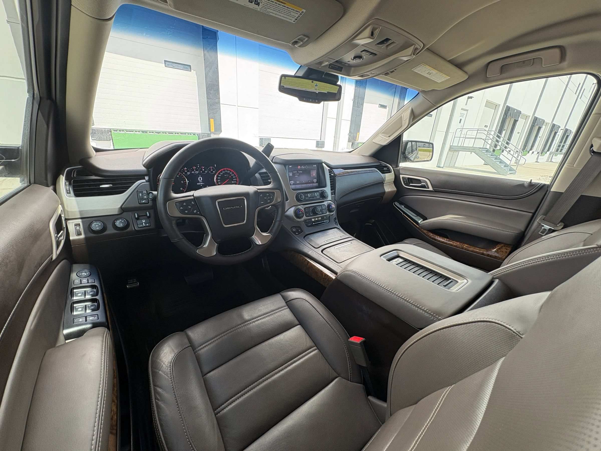 Used 2015 GMC Yukon Denali w/ Enhanced Security Package AWD/4WD image 9