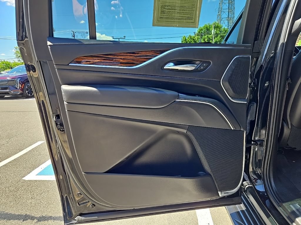 Used 2023 Cadillac Escalade ESV Premium Luxury AWD/4WD image 55