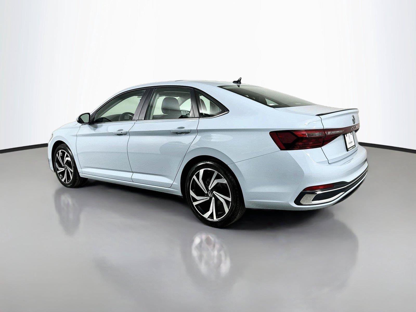 Certified 2026 Volkswagen Jetta SEL FWD image 7
