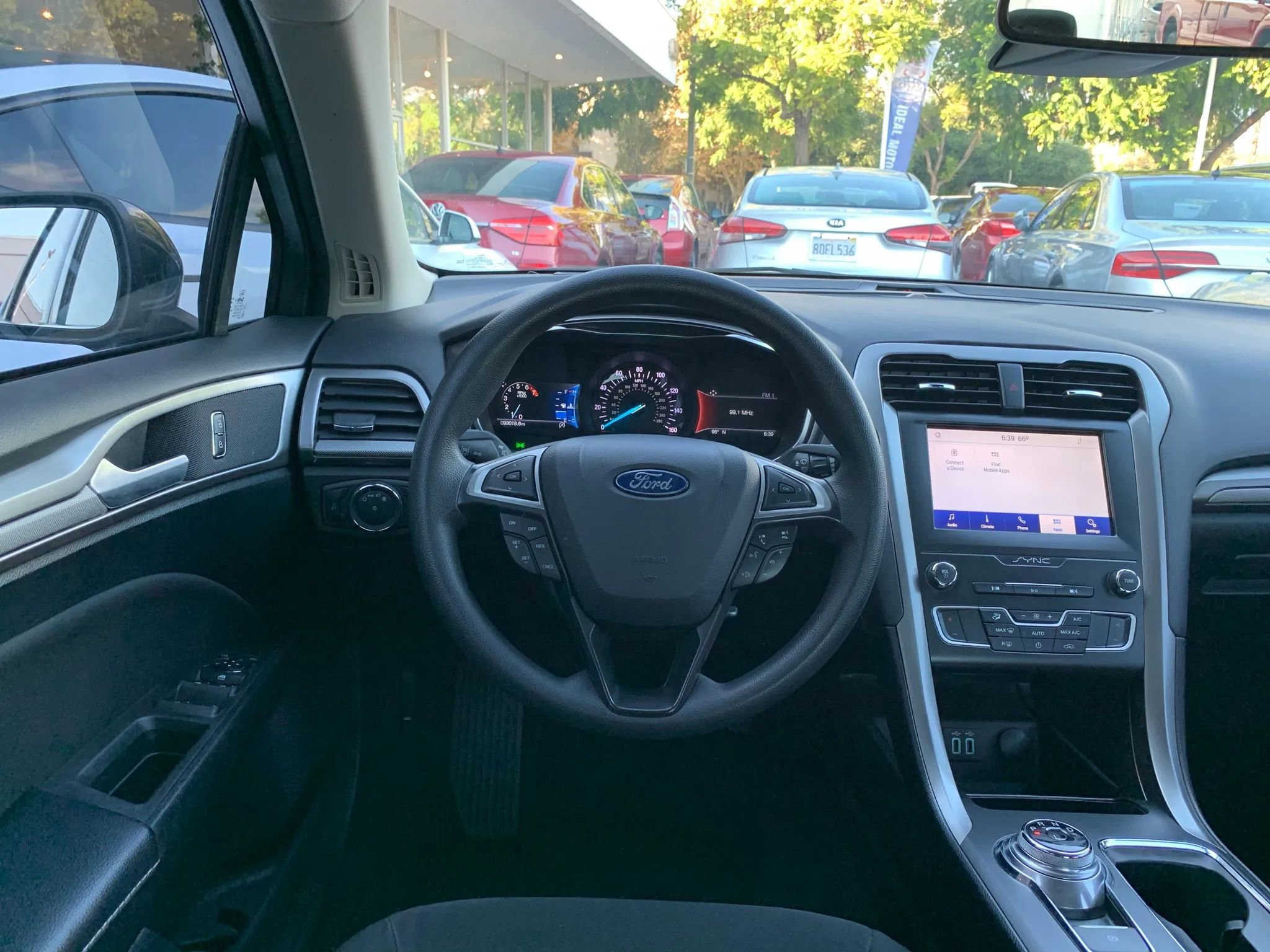 Used 2020 Ford Fusion SE image 12