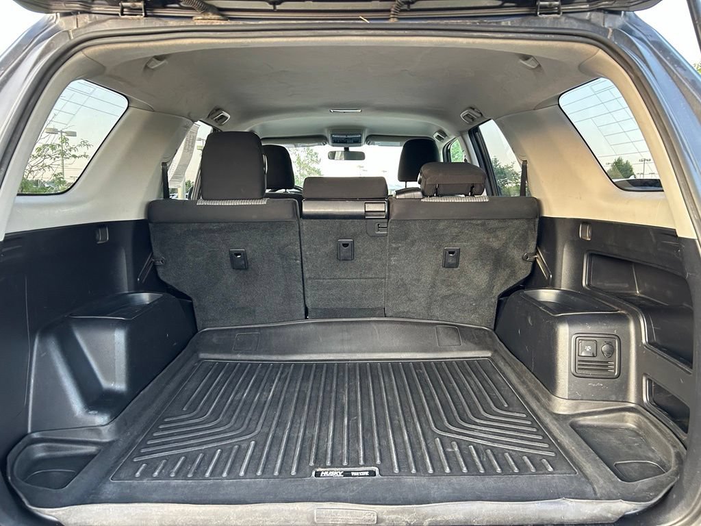 Used 2017 Toyota 4Runner SR5 AWD/4WD image 28