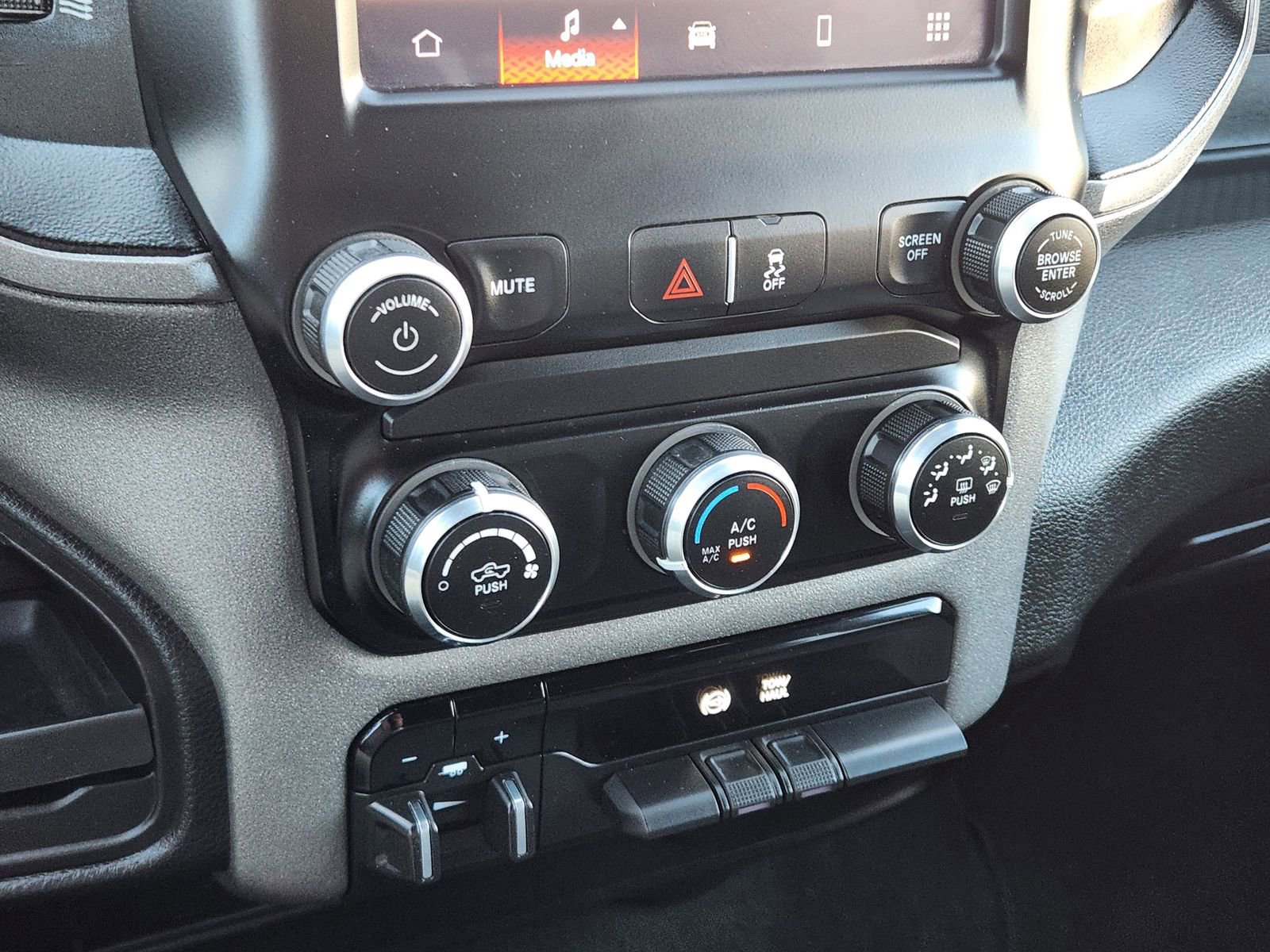 Used 2022 RAM 3500 Tradesman image 20