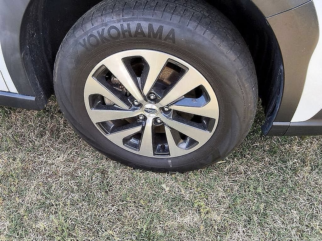 Used 2024 Subaru Outback Premium AWD/4WD image 17
