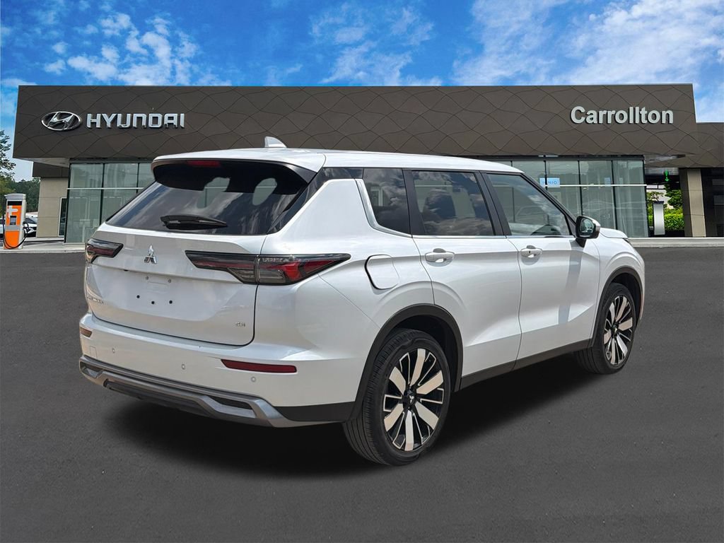 Used 2025 Mitsubishi Outlander SE FWD image 5