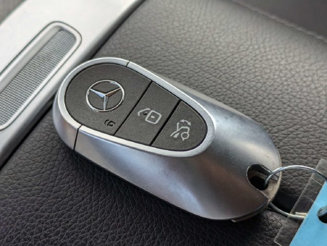 Used 2023 Mercedes-Benz GLC 300 w/ Exclusive Trim Package image 34