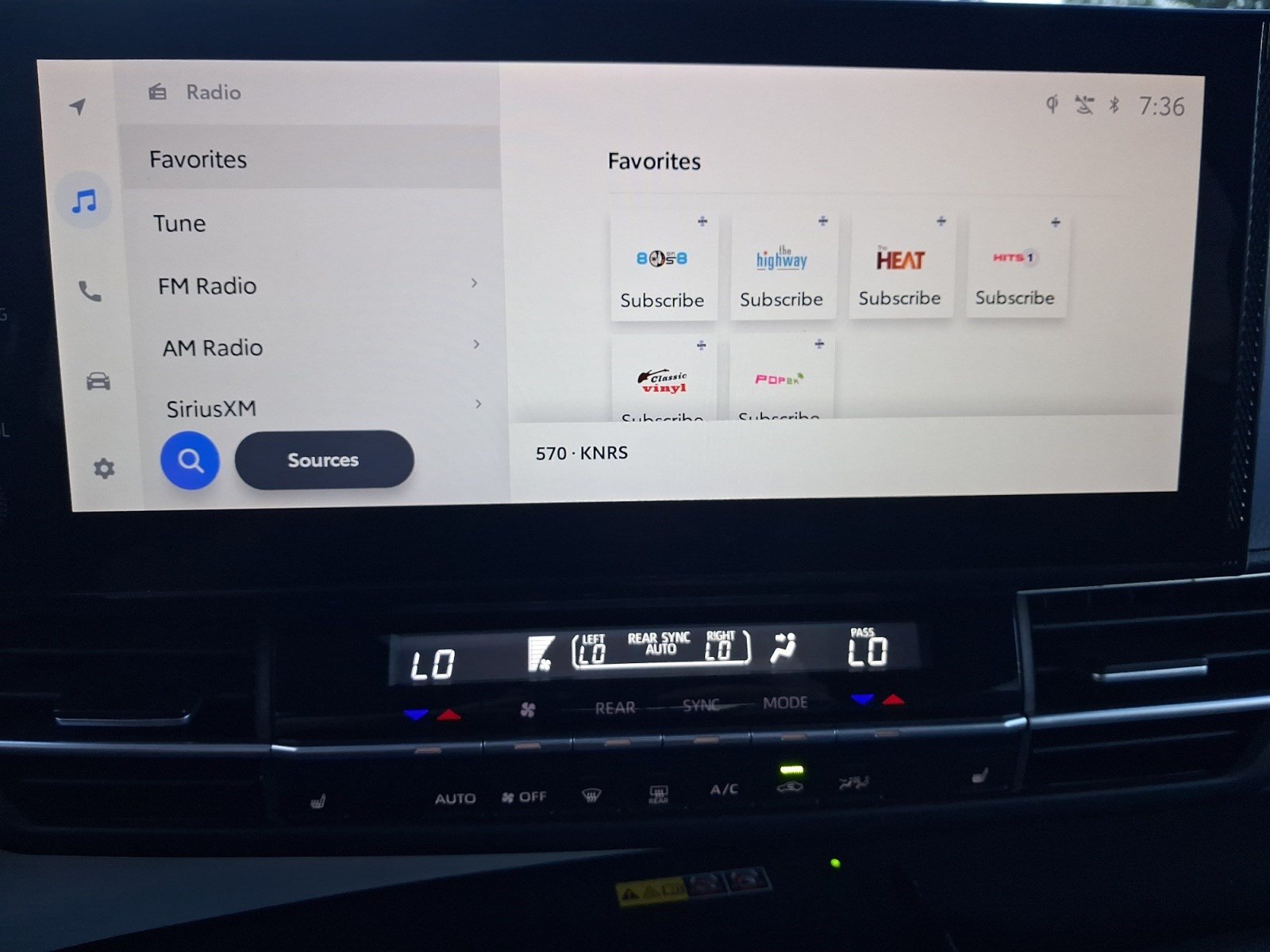 Used 2025 Toyota Sienna XLE FWD image 18
