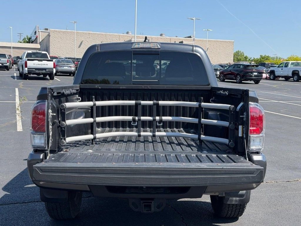 Certified 2023 Toyota Tacoma TRD Off-Road w/ Technology Package AWD/4WD image 4