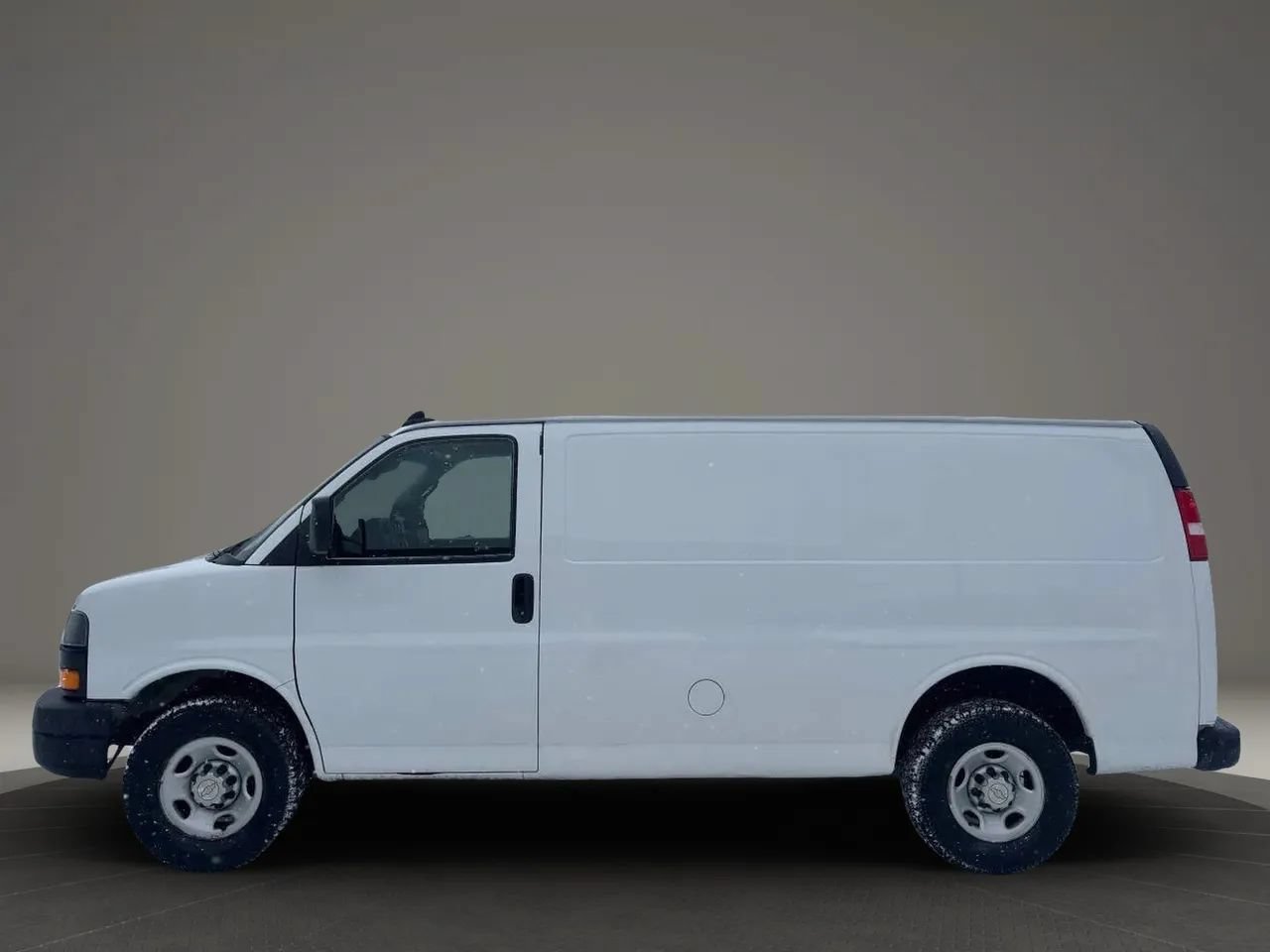 Used 2021 Chevrolet Express 2500 w/ Driver Convenience Package RWD image 2