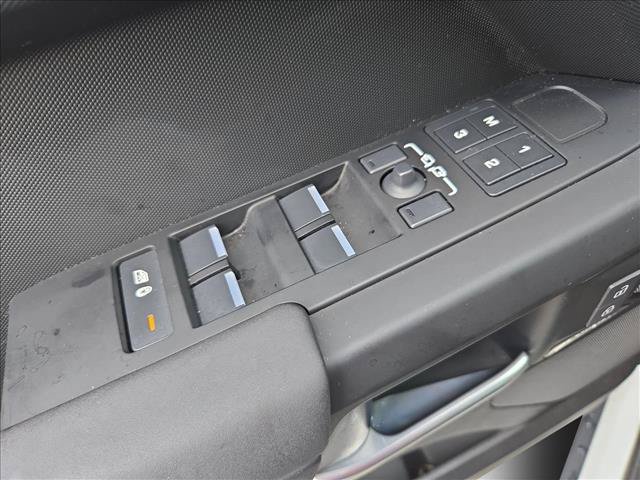 Used 2025 Land Rover Defender 110 S AWD/4WD image 10