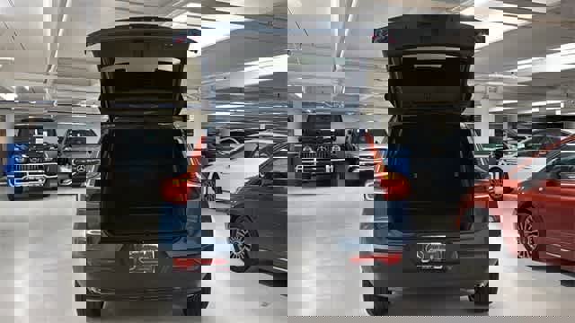 Used 2023 Volvo XC40 Recharge Ultimate w/ Protection Package Premier image 3