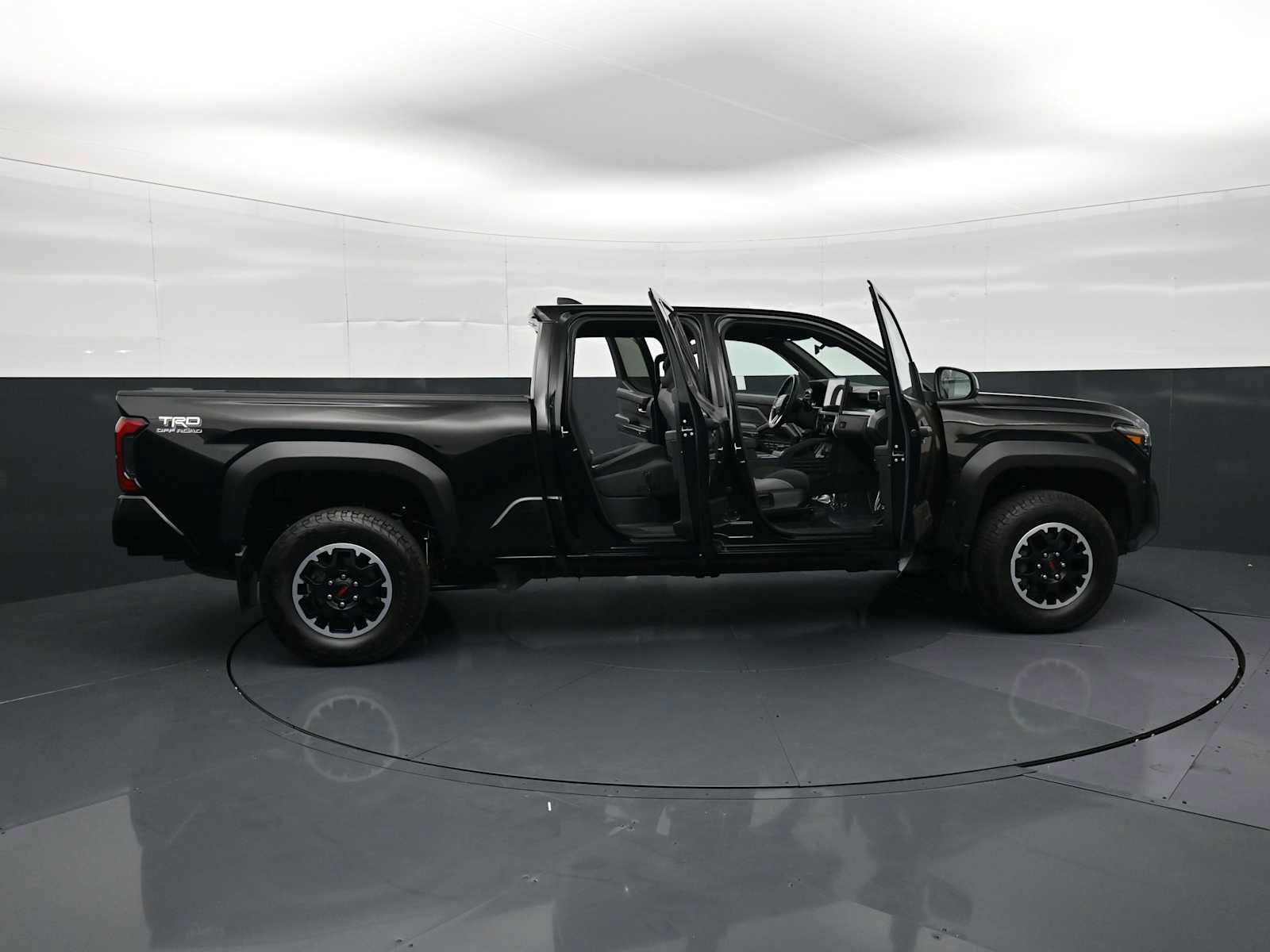 Used 2024 Toyota Tacoma TRD Off-Road AWD/4WD image 35