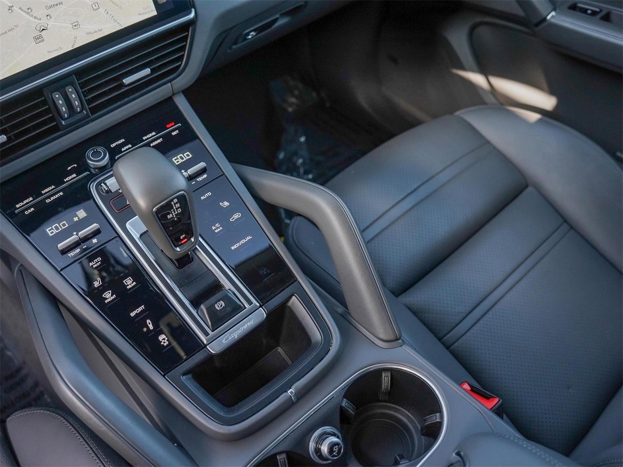 Certified 2023 Porsche Cayenne S Platinum image 25