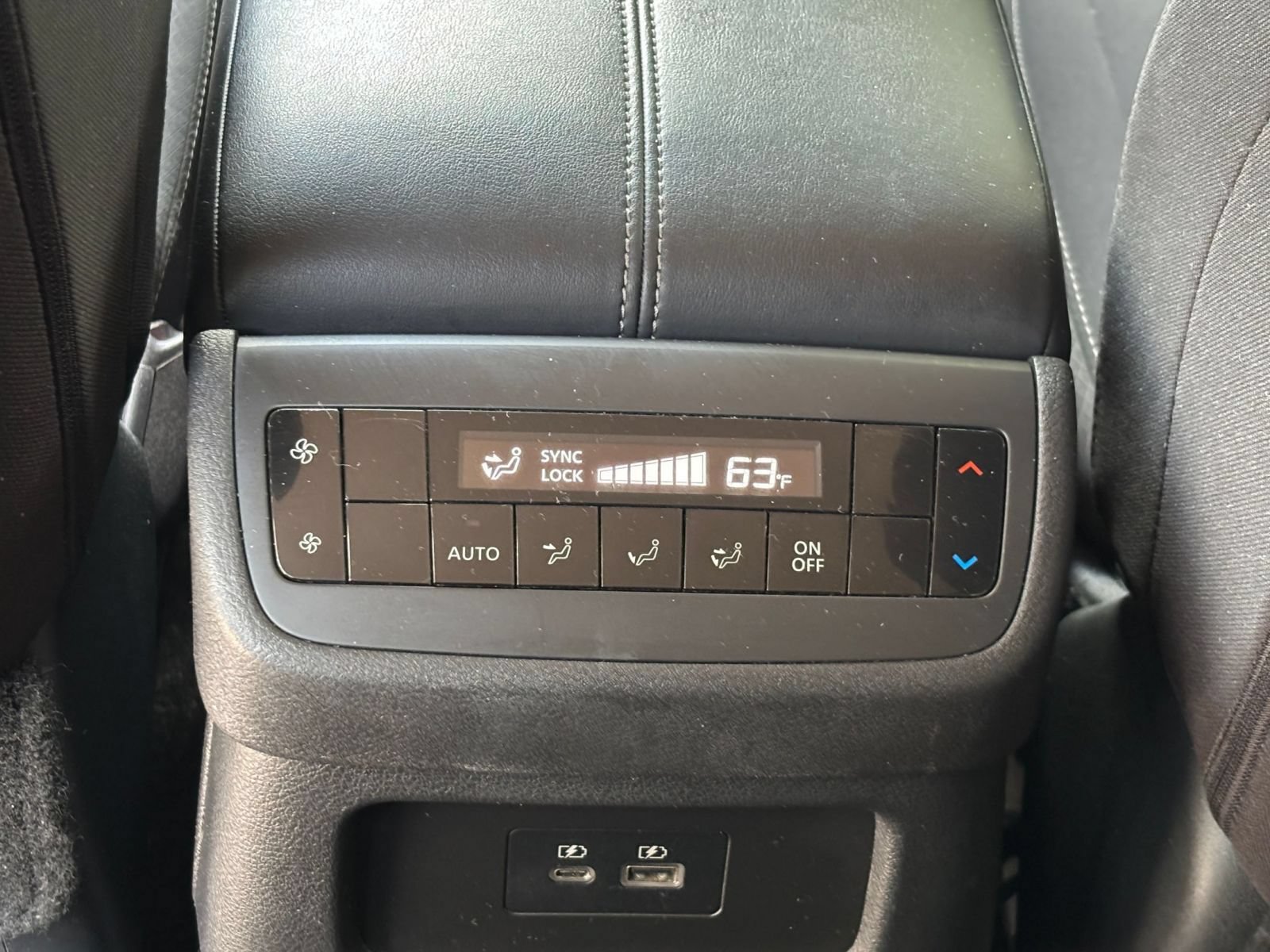 Used 2025 Nissan Pathfinder SV FWD image 24