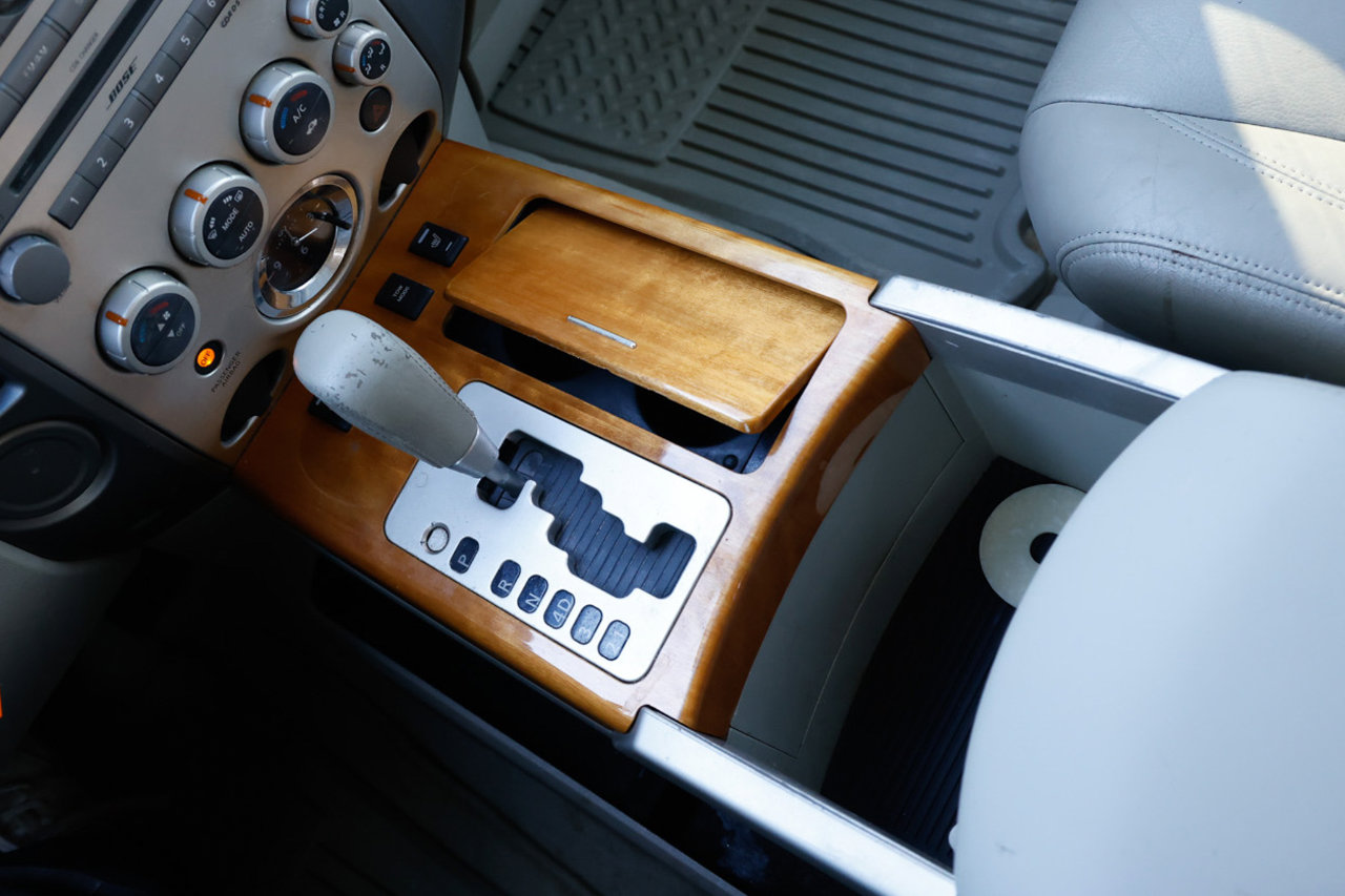 Used 2004 INFINITI QX56 2WD w/ Smart Vision Pkg image 36