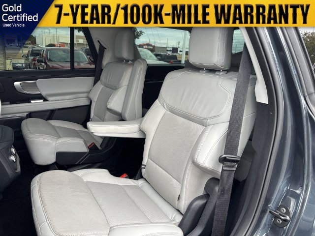 Used 2025 Ford Expedition Platinum w/ Driver's Package AWD/4WD image 33