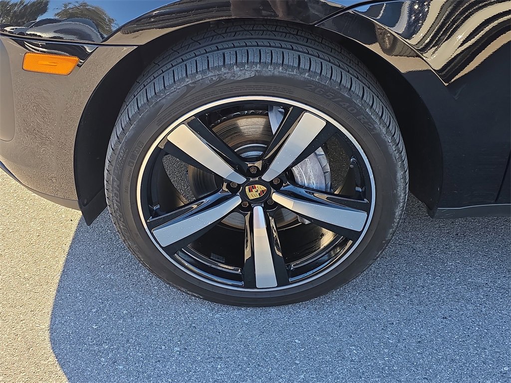 Certified 2024 Porsche Macan image 12