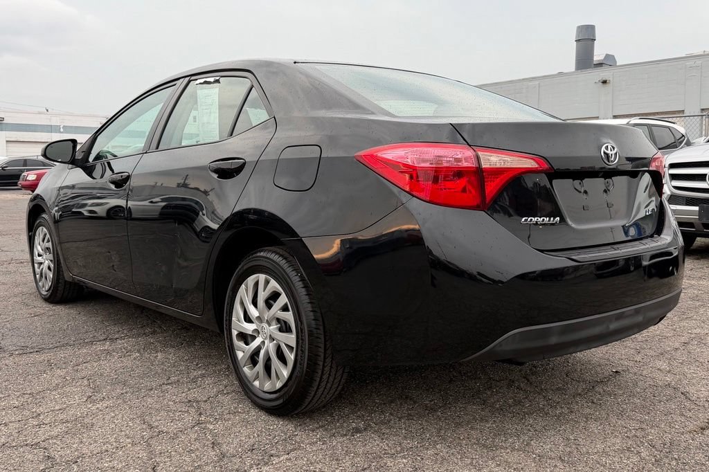 Used 2018 Toyota Corolla LE FWD image 5