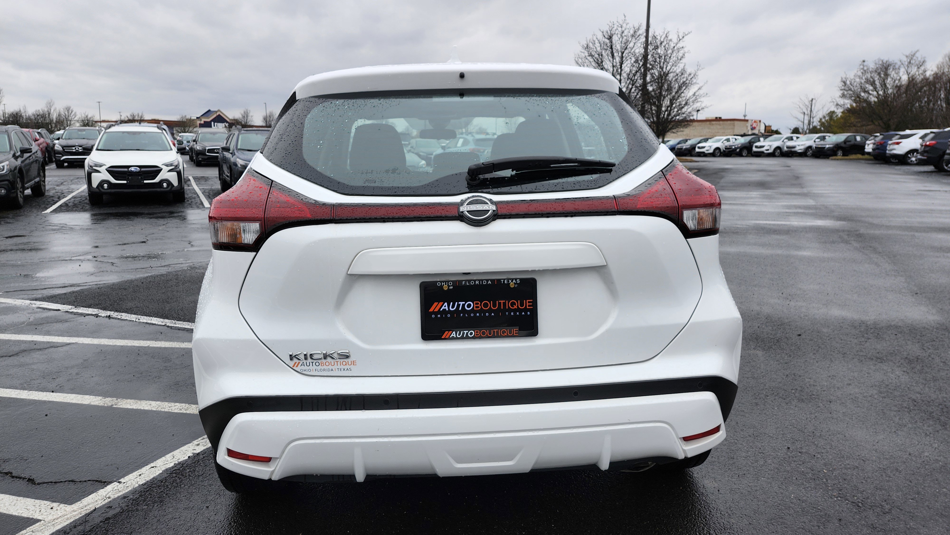 Used 2022 Nissan Kicks S image 15
