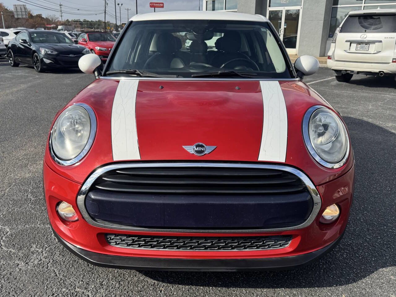 Used 2016 MINI Cooper 4-Door Hardtop image 2