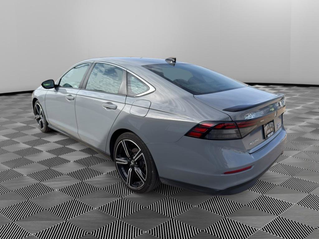 Used 2025 Honda Accord Sport image 5