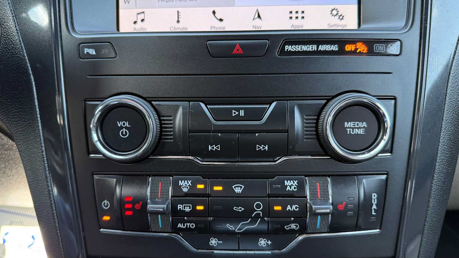 Used 2019 Ford Explorer XLT w/ Equipment Group 202A AWD/4WD image 25