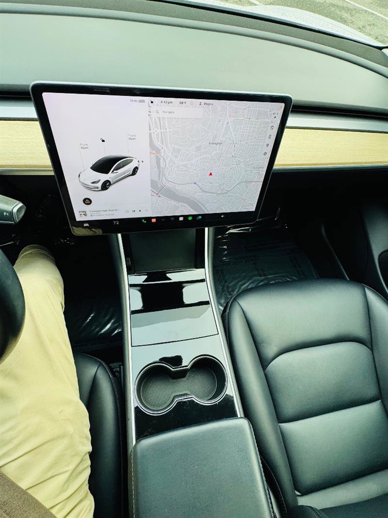 Used 2018 Tesla Model 3 image 32