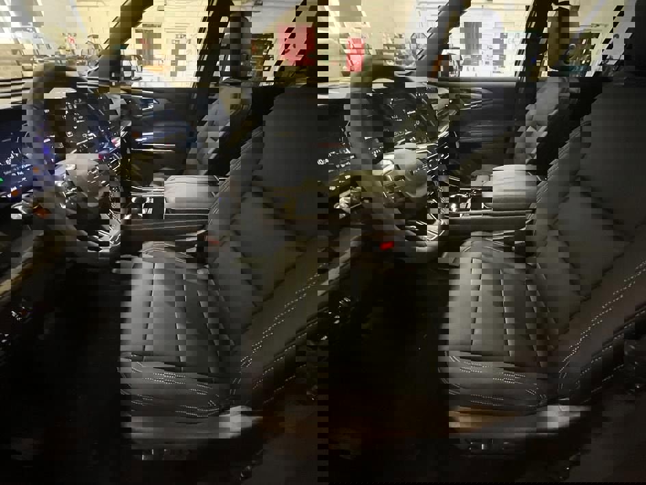 New 2026 Chevrolet Traverse LT w/ Midnight/Sport Edition image 4