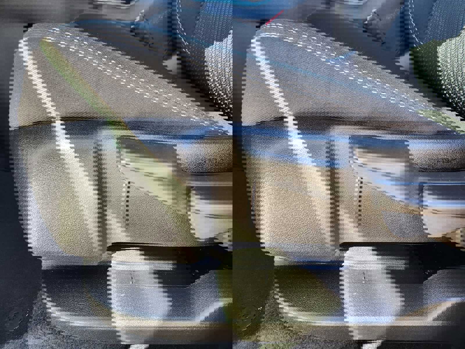 Used 2024 GMC Terrain SLE image 8