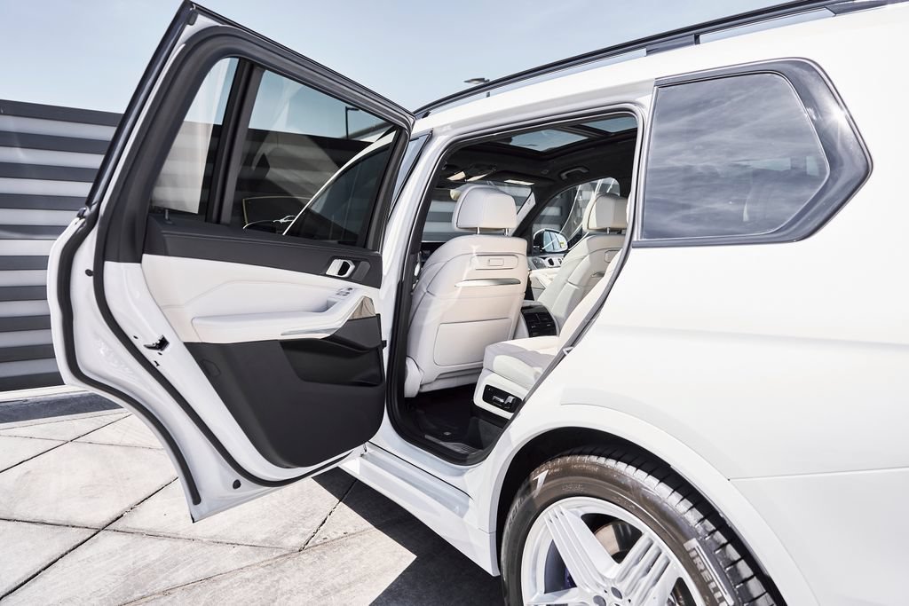 Used 2023 BMW ALPINA XB7 AWD/4WD image 30