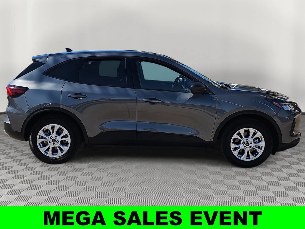 Used 2025 Ford Escape Active FWD image 2