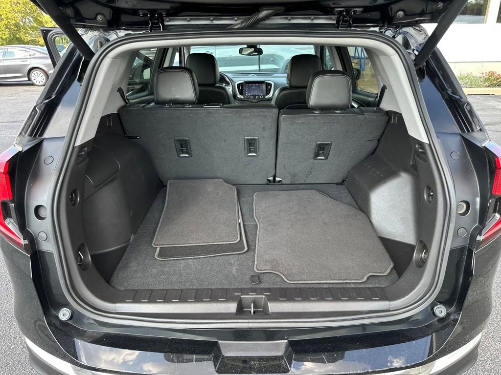 Used 2024 GMC Terrain SLT image 24