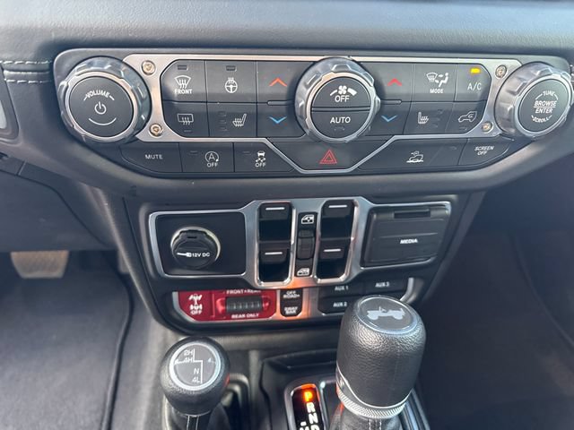 Used 2025 Jeep Wrangler Unlimited Rubicon w/ Convenience Group AWD/4WD image 18