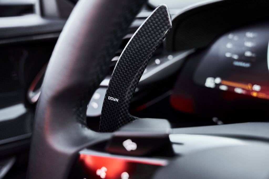 Used 2024 Ferrari SF90 Spider image 57