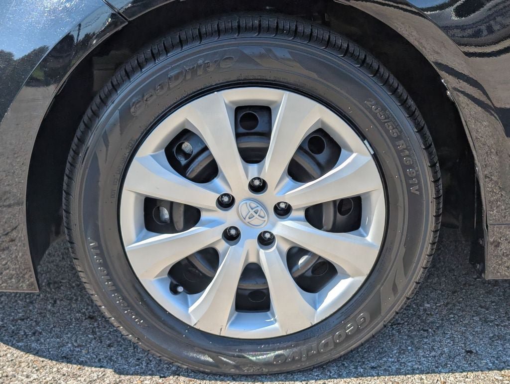 Certified 2024 Toyota Corolla LE FWD image 32