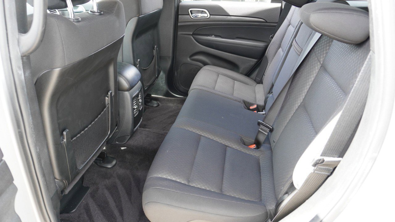 Used 2018 Jeep Grand Cherokee Laredo image 25