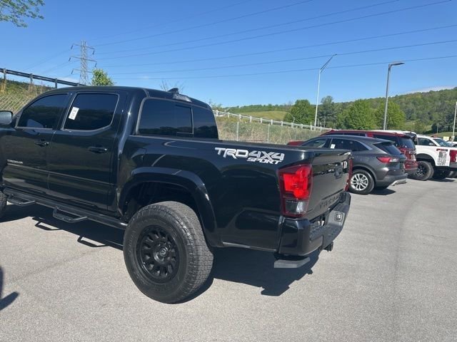 Used 2018 Toyota Tacoma TRD Sport image 16