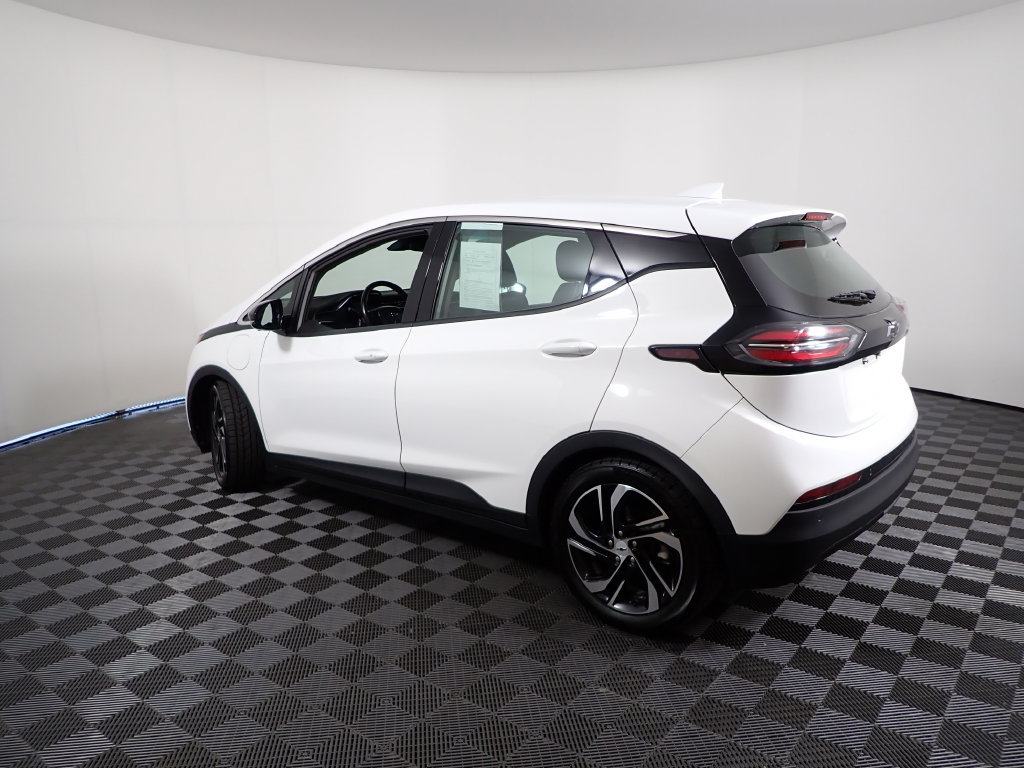 Used 2022 Chevrolet Bolt LT w/ Infotainment Package FWD image 13