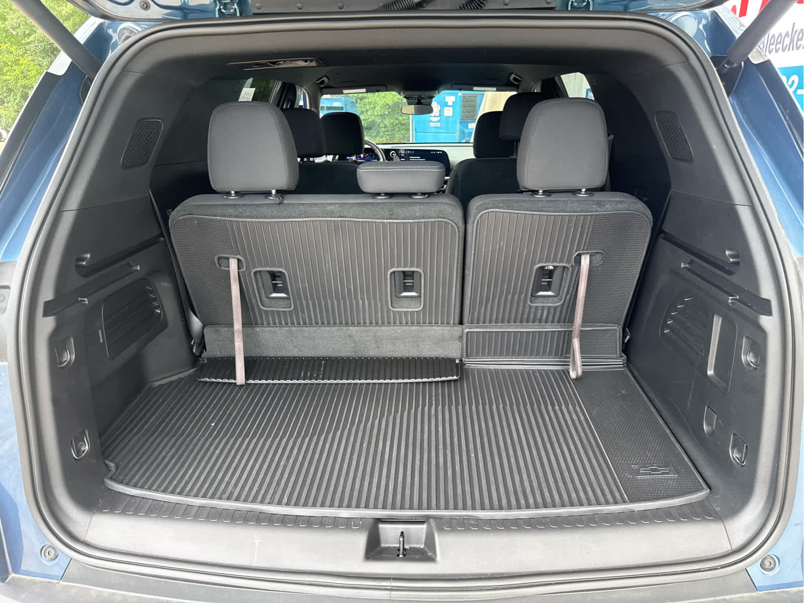 Used 2025 Chevrolet Traverse LT w/ Driver Confidence Package FWD image 39