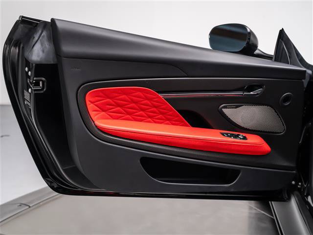 Used 2025 Aston Martin DB12 Convertible RWD image 30