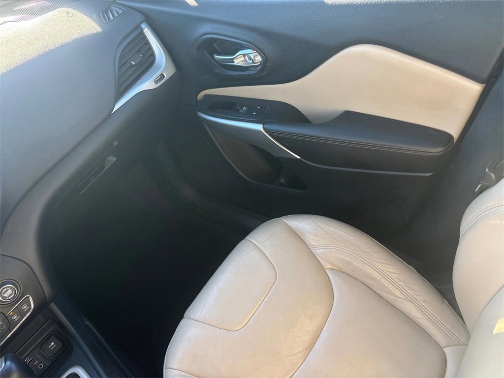 Used 2018 Jeep Cherokee Limited image 13