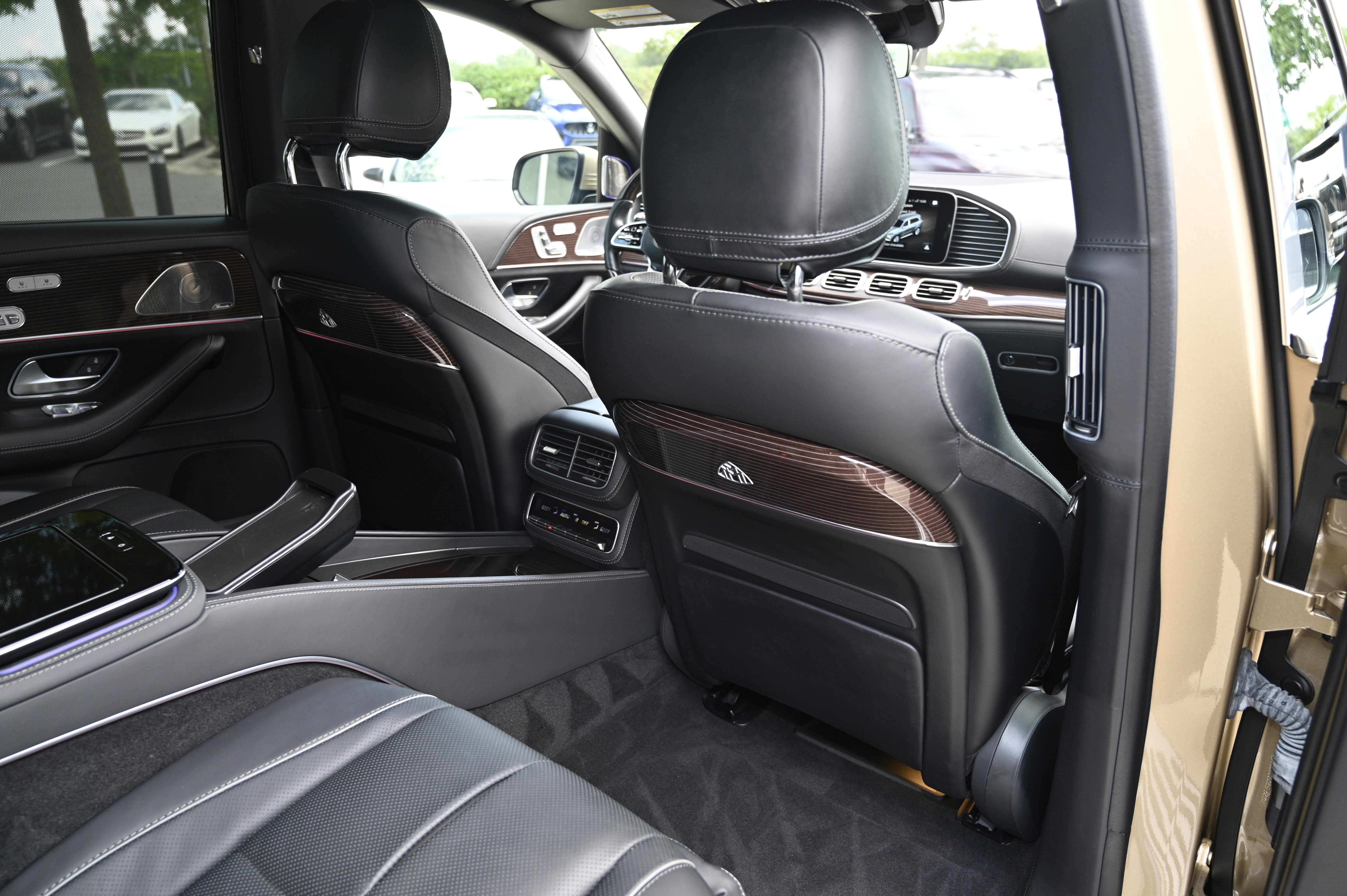 Used 2023 Mercedes-Benz Maybach GLS 600 4MATIC image 53