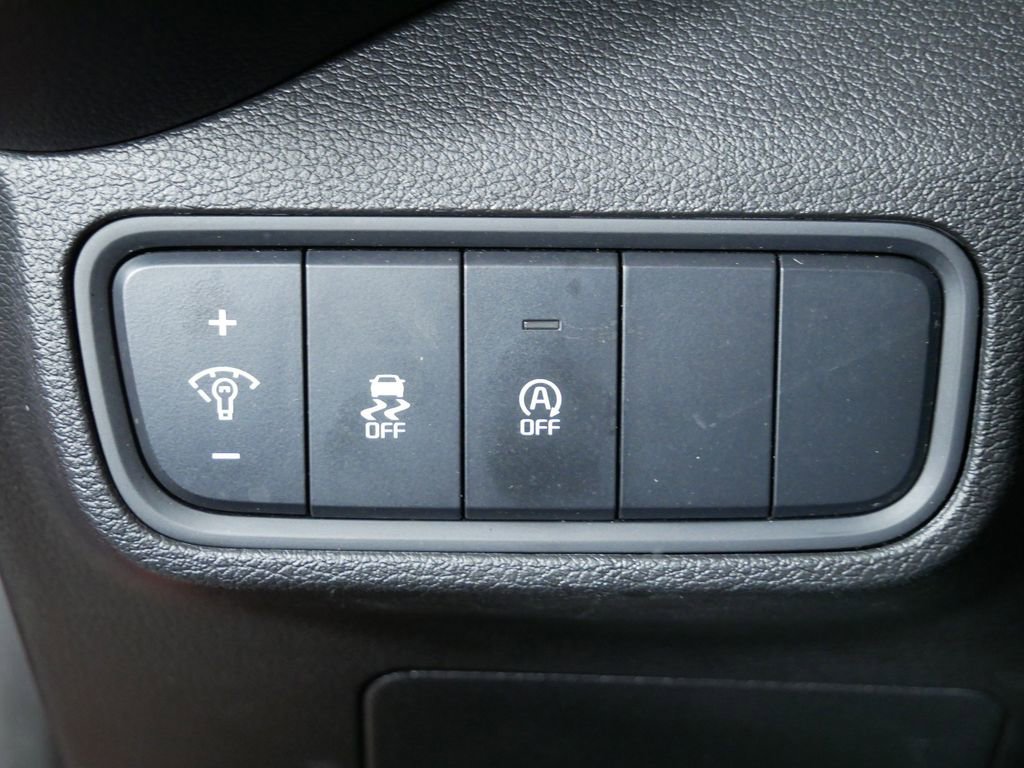 Used 2024 Kia Soul LX w/ Option Group 015 FWD image 24
