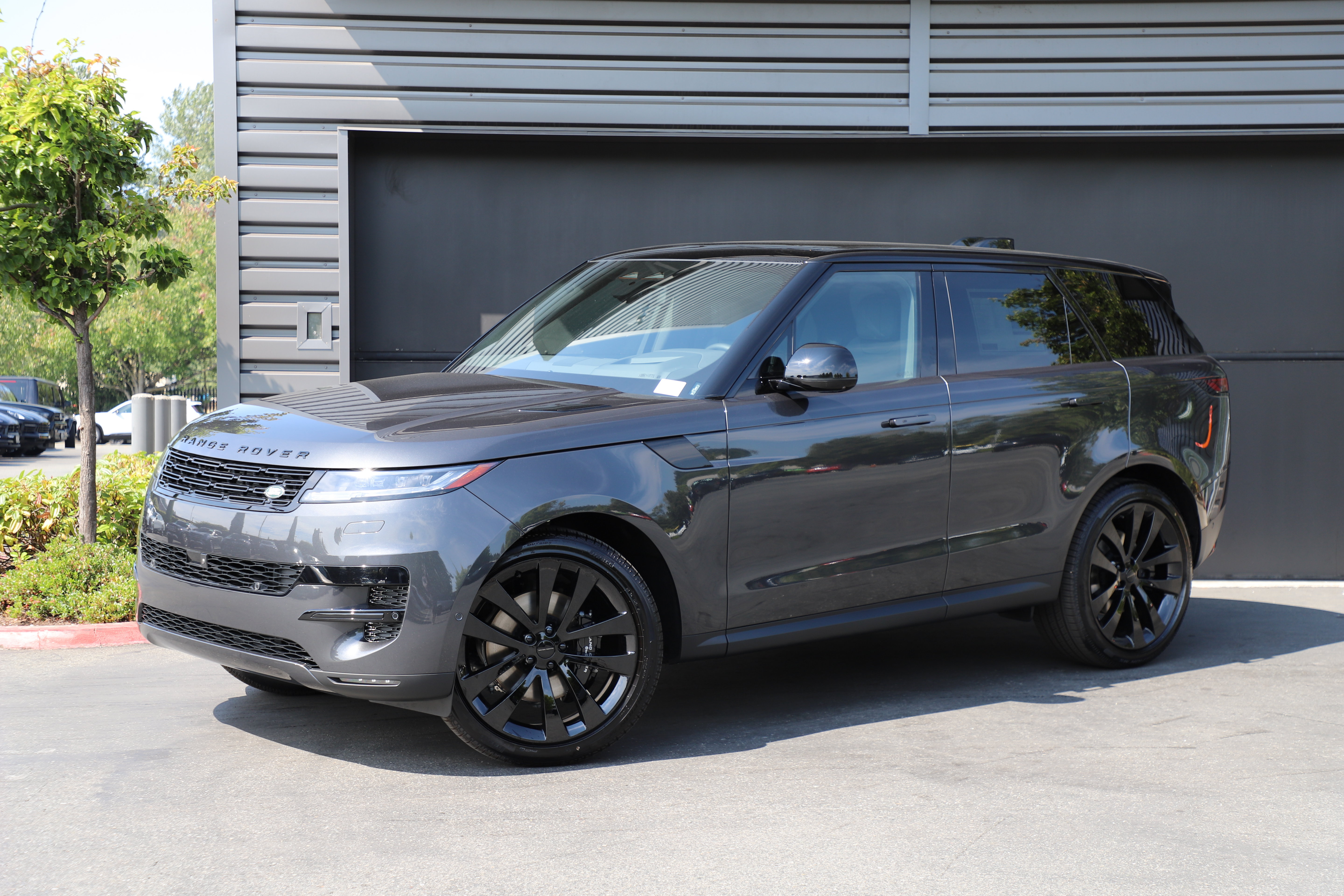 New 2026 Land Rover Range Rover Sport SE AWD/4WD image 1