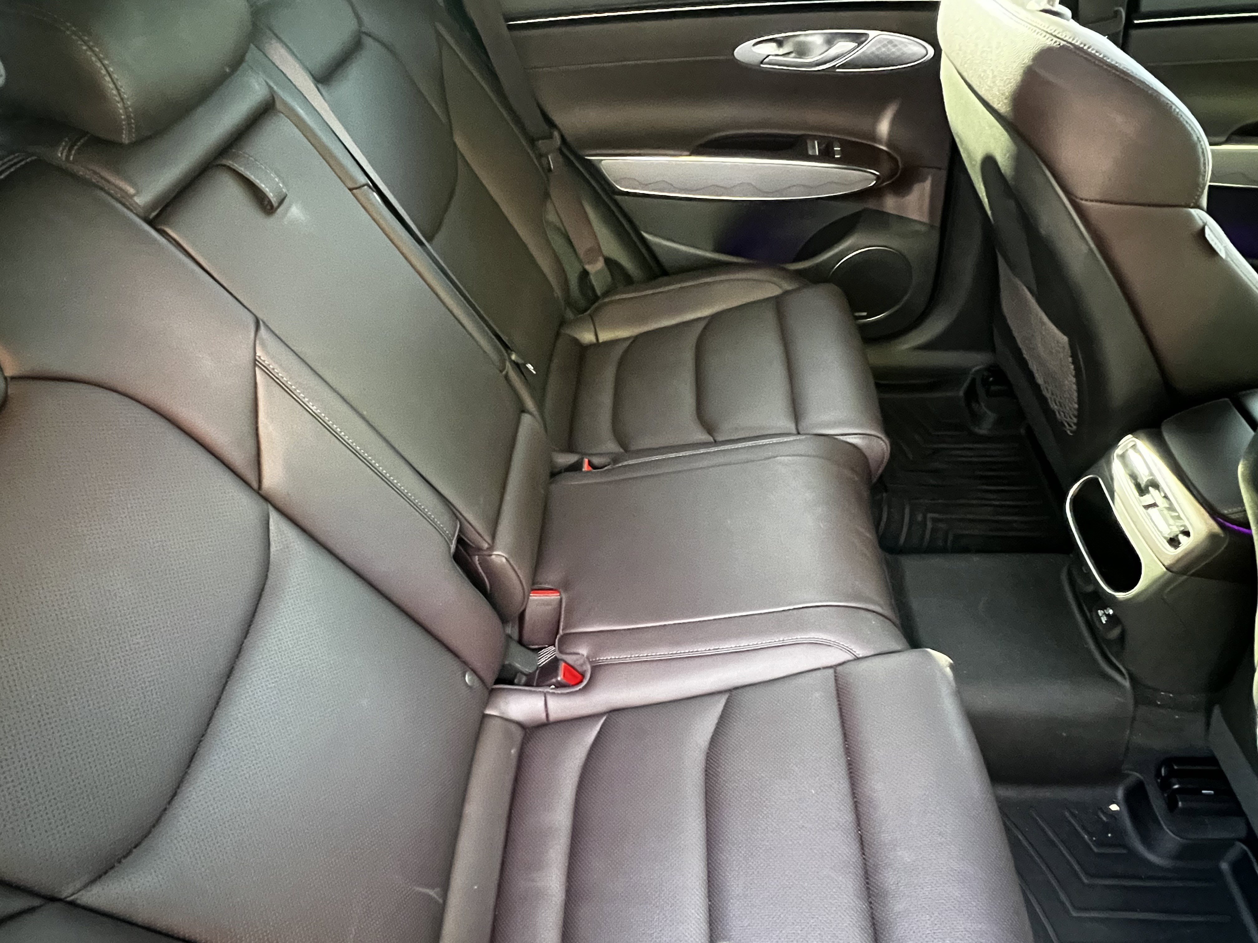 Used 2022 Genesis GV70 2.5T w/ Advanced Package image 41