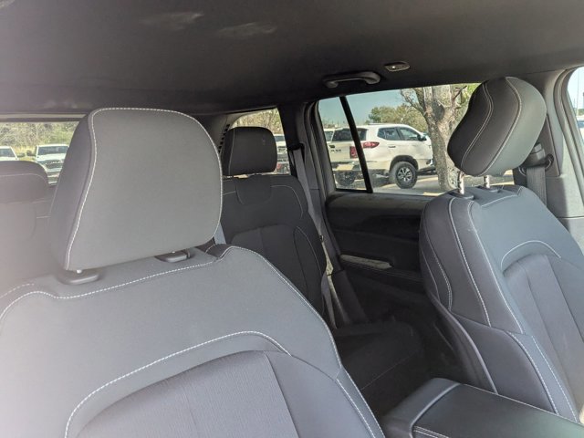 Used 2025 Jeep Grand Cherokee Laredo w/ MOPAR Finishing Package image 19