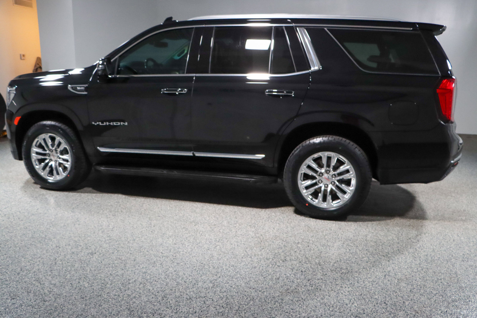Used 2021 GMC Yukon SLT image 10