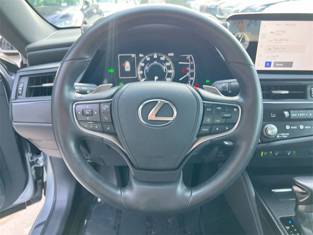 Certified 2025 Lexus ES 300h w/ Premium Package image 13
