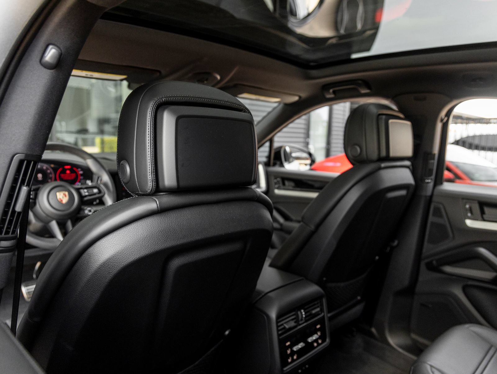 Certified 2025 Porsche Cayenne S AWD/4WD image 26